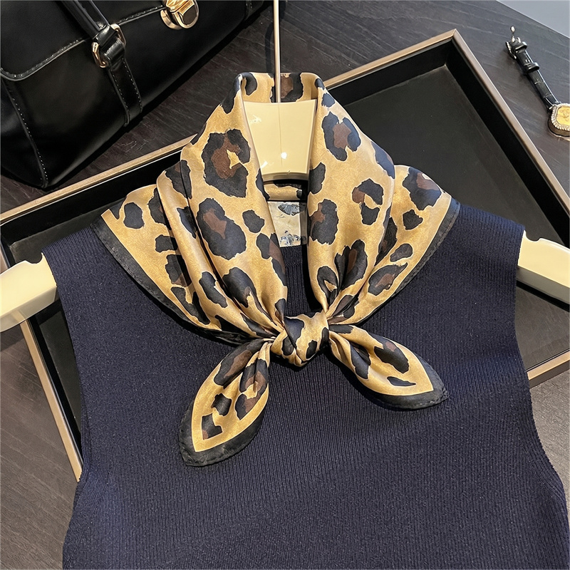 Pañuelo Cuadrado 100% Seda con - Silk Scarf Square reseña y precio
