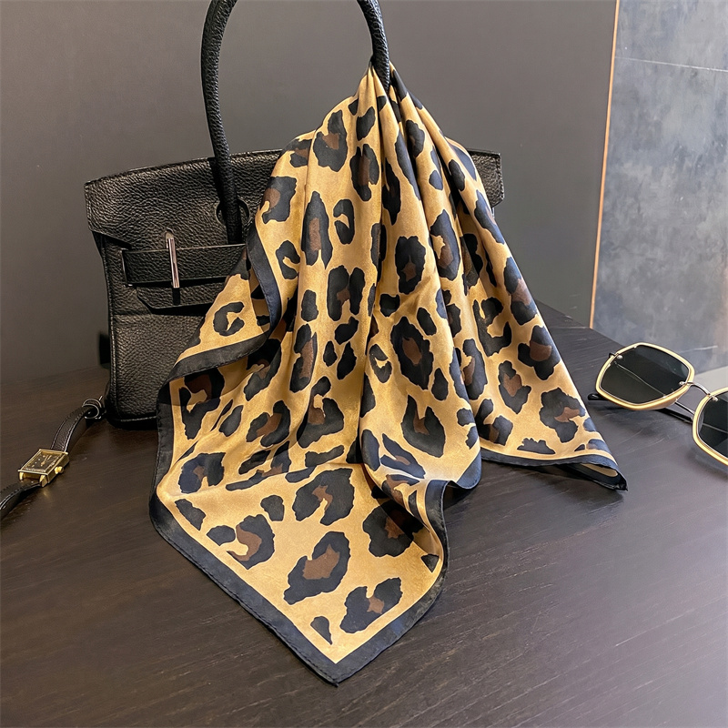 Pañuelo Cuadrado 100% Seda con - Silk Scarf Square reseña y precio