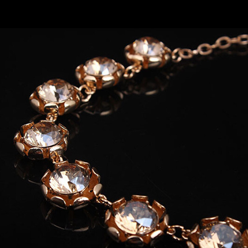 Nuevo collar de cristal de luj - Women Accessories Dubai reseña y precio